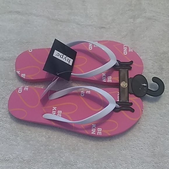 HYPE SLIPPERS - Picture 2 of 4